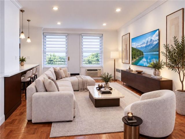  1 BR,  1.00 BTH &nbsp;Co-op style home in Midwood