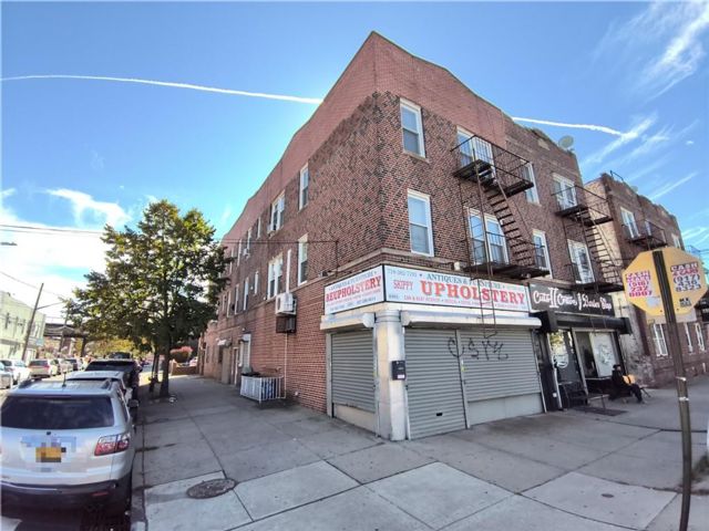 Studio,  0.00 BTH &nbsp;Mixed use style home in Bensonhurst