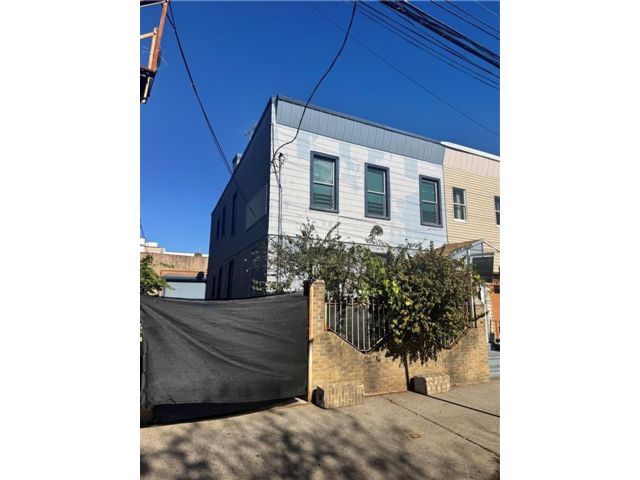  5 BR,  2.00 BTH &nbsp;Multi-family style home in East New York