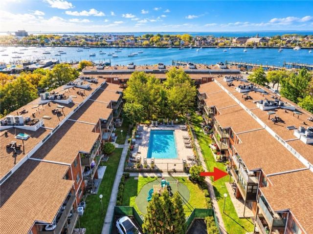  1 BR,  1.00 BTH &nbsp;Condominium style home in Sheepshead Bay