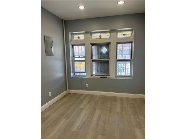  3 BR,  1.00 BTH &nbsp;Multi-family style home in Canarsie