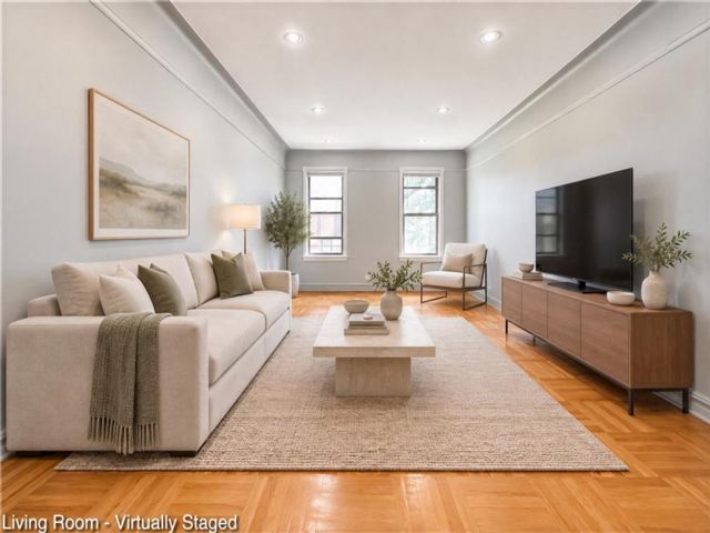  1 BR,  1.00 BTH &nbsp;Co-op style home in Midwood