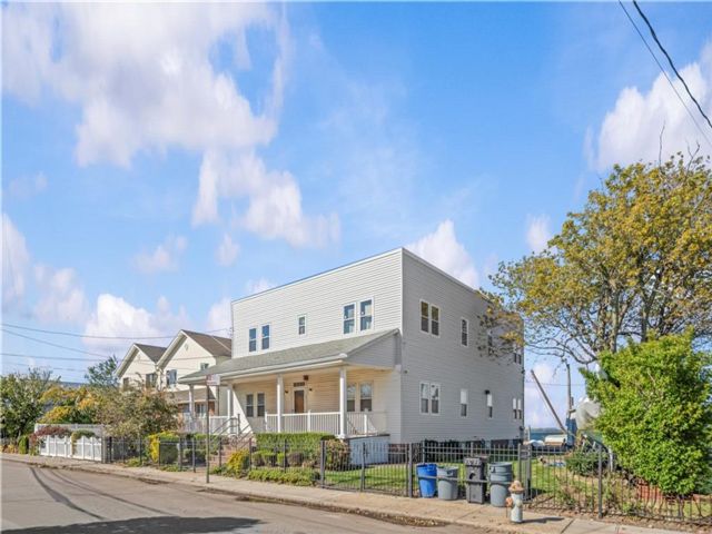 Studio,  0.00 BTH &nbsp;Multi-family style home in Arverne