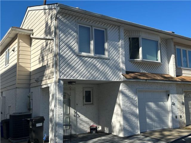  3 BR,  2.00 BTH &nbsp;Single family style home in Huguenot