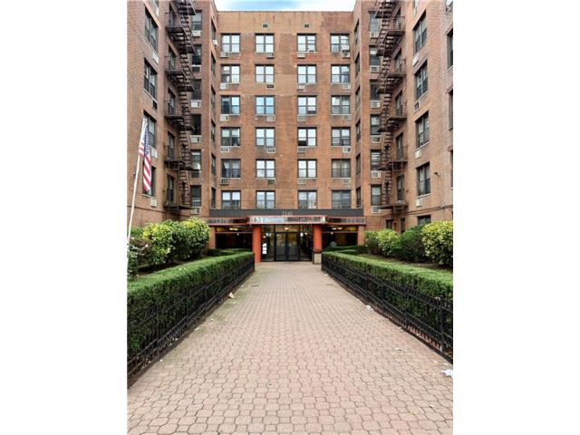 Studio,  1.00 BTH &nbsp;Co-op style home in Sheepshead Bay