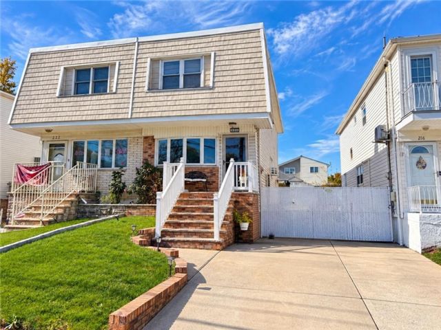  3 BR,  2.00 BTH &nbsp;Single family style home in Bulls Head