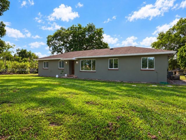  3 BR,  2.50 BTH &nbsp; style home in Homestead