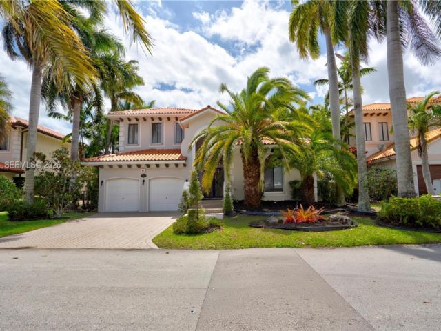  5 BR,  4.50 BTH &nbsp; style home in Cutler Bay