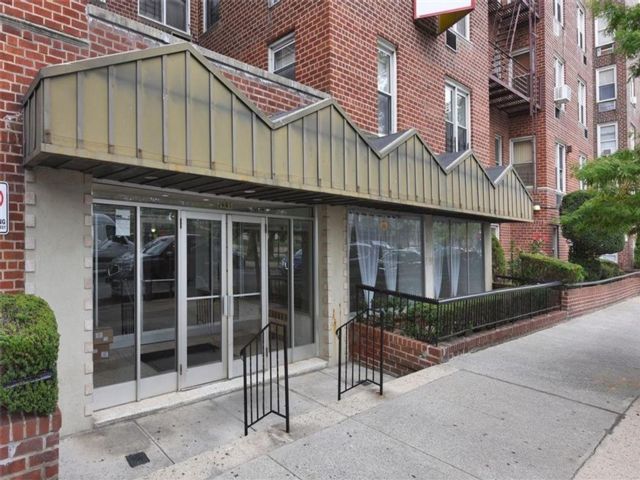  2 BR,  1.00 BTH &nbsp;Co-op style home in Sheepshead Bay