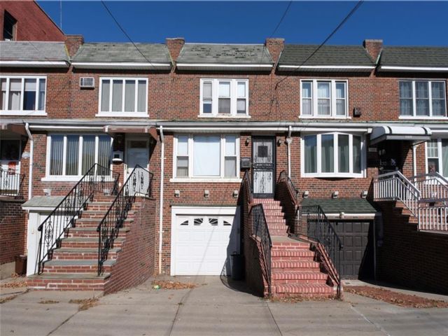  3 BR,  2.00 BTH &nbsp;Single family style home in Dyker Heights