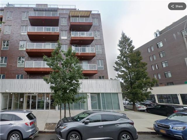  2 BR,  2.00 BTH &nbsp;Condominium style home in Bensonhurst