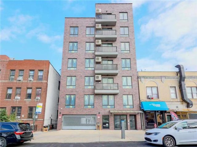  2 BR,  2.00 BTH &nbsp;Condominium style home in Gravesend