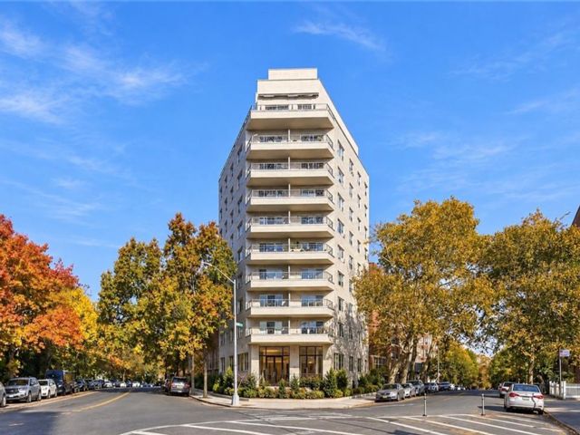  1 BR,  1.00 BTH &nbsp;Co-op style home in Bay Ridge