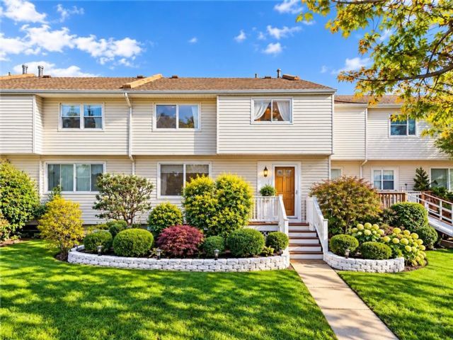  2 BR,  2.00 BTH &nbsp;Condominium style home in Graniteville
