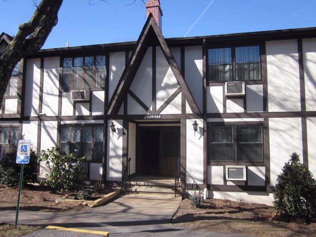 [Valley Cottage Real Estate, listing number 6661394]