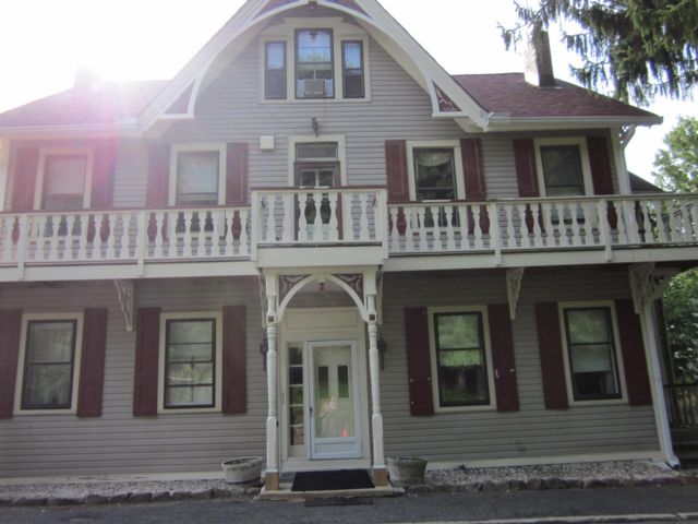 [Valley Cottage Real Estate, listing number 6834644]