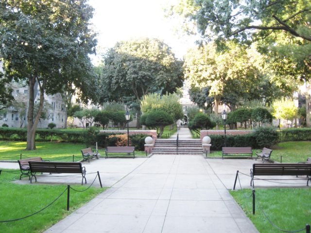 [Woodside Real Estate, listing number 6872814]