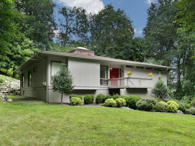 [Pomona Real Estate, listing number 6996387]