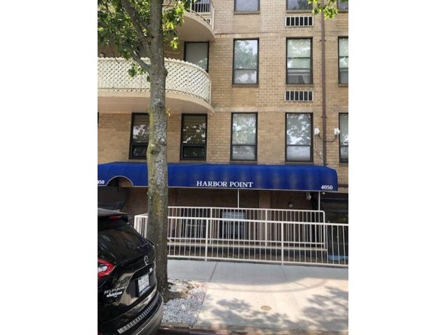  1 BR,  2.00 BTH &nbsp;Condominium style home in Sheepshead Bay
