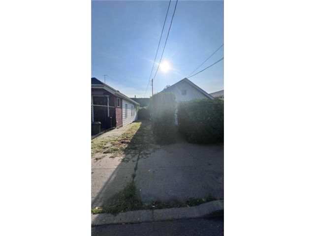  3 BR,  1.00 BTH &nbsp;Single family style home in Sheepshead Bay