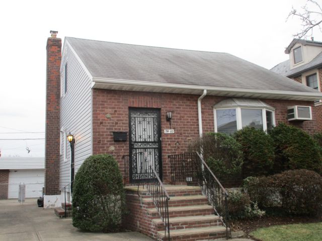  4 BR,  2.00 BTH &nbsp; style home in Middle Village
