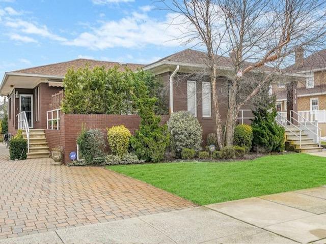 [Neponsit Real Estate, listing number 7081055]