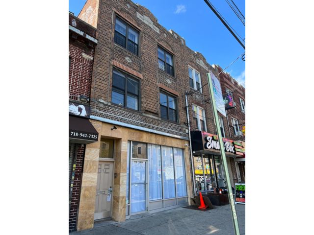  4 BR,  3.00 BTH &nbsp; style home in Brooklyn