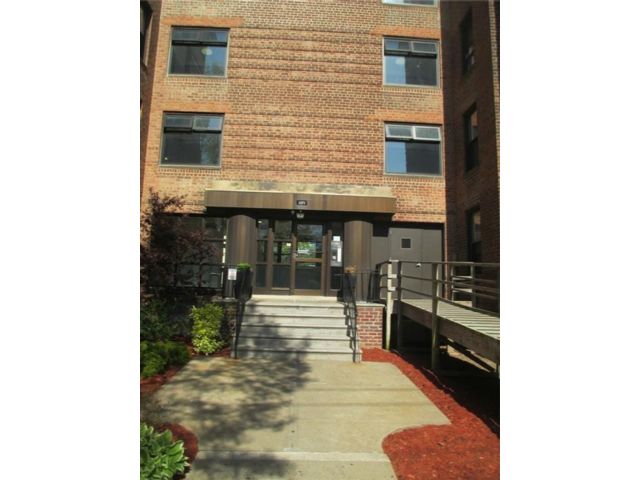  2 BR,  1.00 BTH &nbsp;Co-op style home in Marine Park