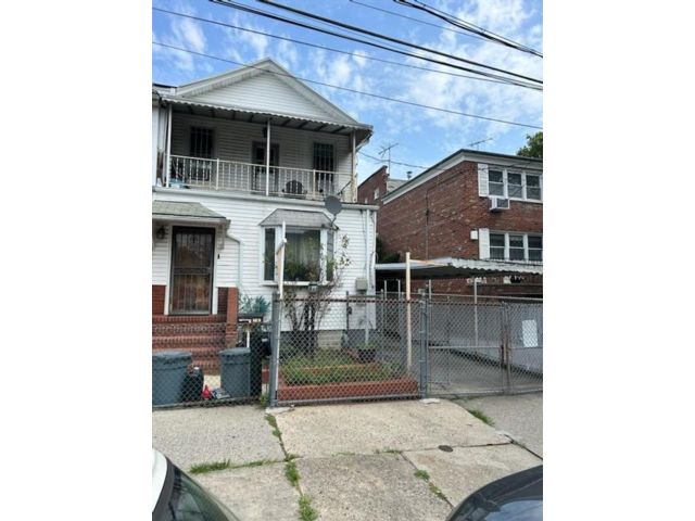 Studio,  3.00 BTH &nbsp;Multi-family style home in Old Mill Basin