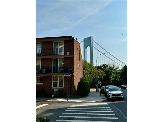 Studio,  1.00 BTH &nbsp;Co-op style home in Bay Ridge