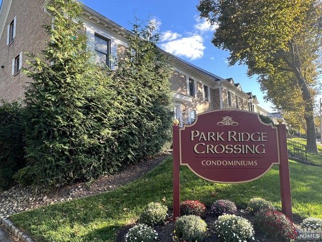  1 BR,  1.00 BTH &nbsp;Gard style home in Park Ridge