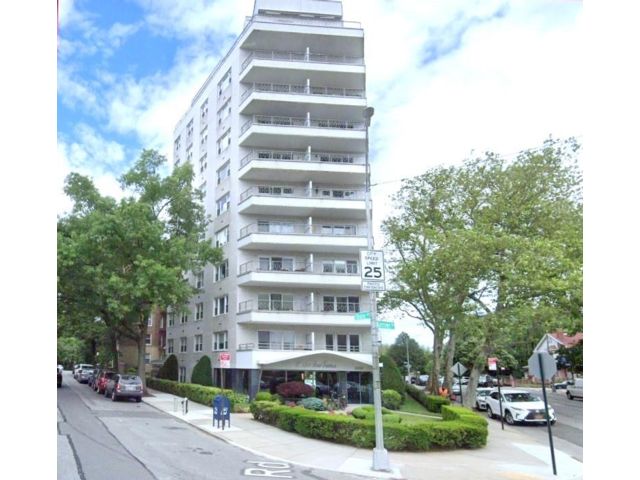  1 BR,  1.00 BTH &nbsp;Co-op style home in Bay Ridge