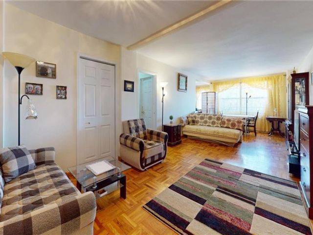 Studio,  1.00 BTH &nbsp;Co-op style home in Brighton Beach