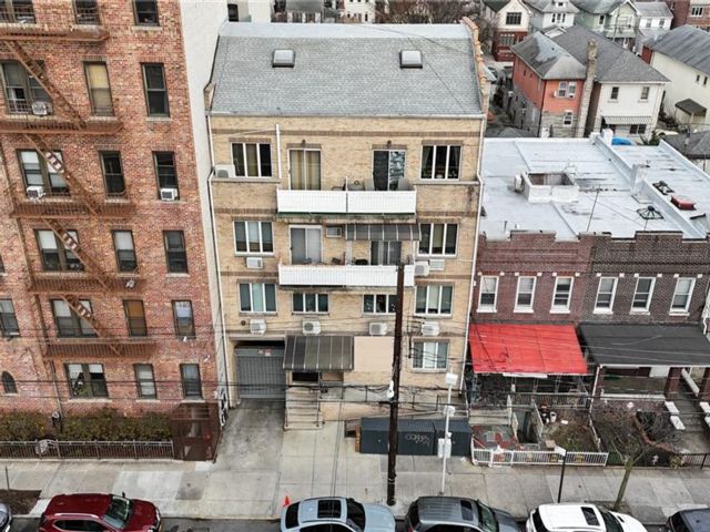 Studio,  0.00 BTH &nbsp;Commercial style home in Homecrest