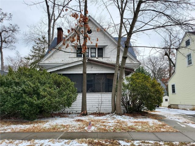  3 BR,  1.00 BTH &nbsp;Colonial style home in Malverne