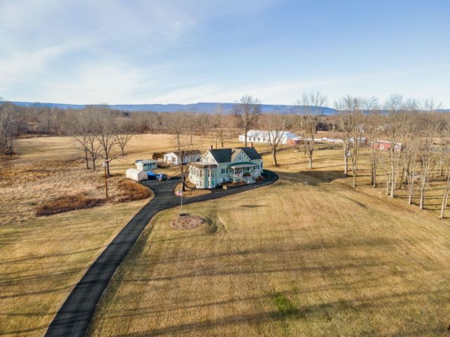  5 BR,  3.00 BTH &nbsp;Other style home in Wallkill