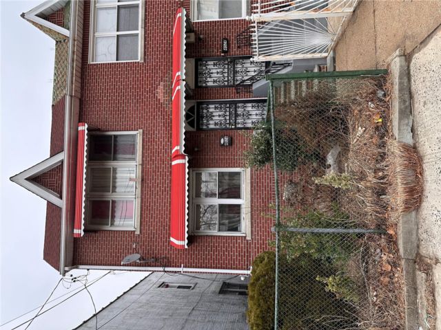 [Wakefield Real Estate, listing number 7108967]