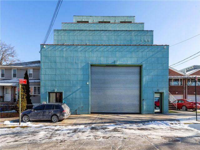 [College Point Real Estate, listing number 7109292]