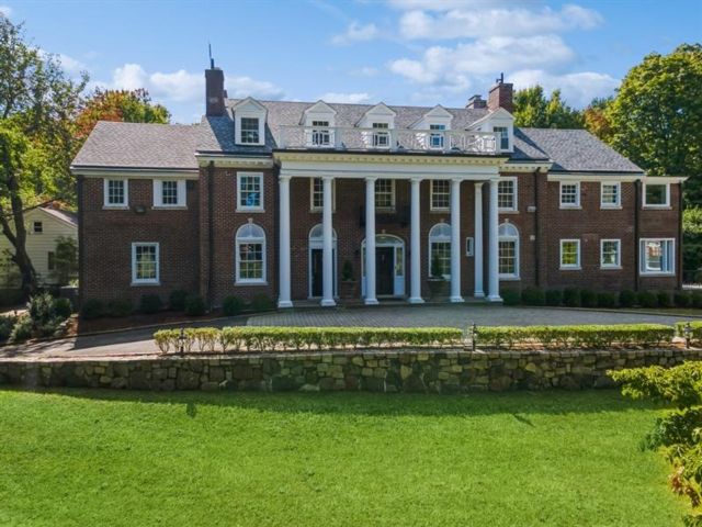  7 BR,  7.00 BTH &nbsp;Colonial style home in Bronxville