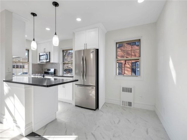  1 BR,  1.00 BTH &nbsp;Garden style home in Bayside