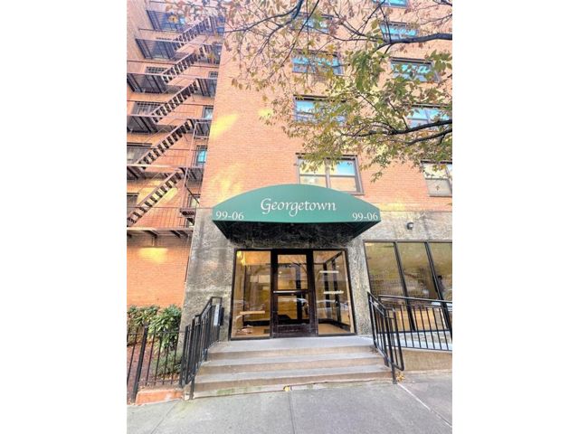  2 BR,  2.00 BTH &nbsp;Other style home in Corona