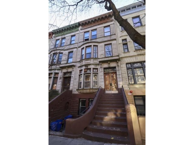  6 BR,  5.00 BTH &nbsp;Traditional style home in New York (manhattan)