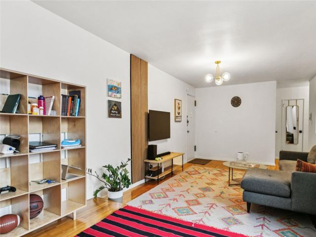 [Kingsbridge Real Estate, listing number 7123268]