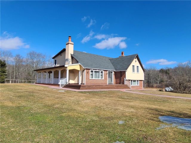  4 BR,  3.00 BTH &nbsp;Cape cod style home in Cochecton