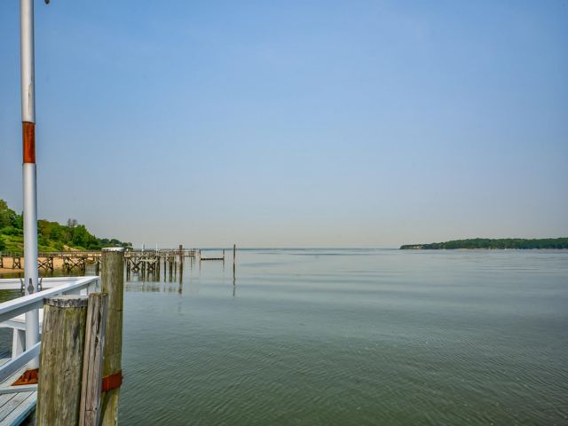 [PHOTO]