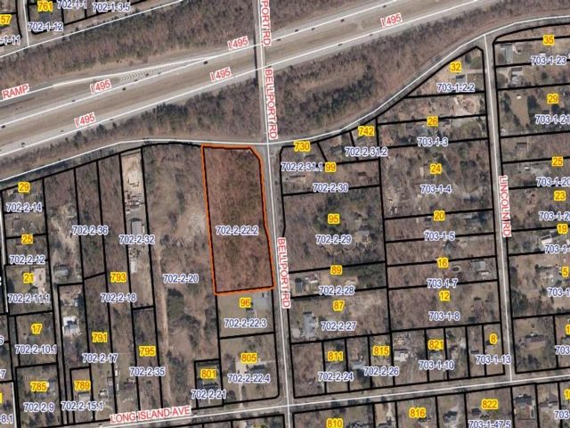 Lot <b>Size:</b> 250 x var &nbsp;House style home in Medford