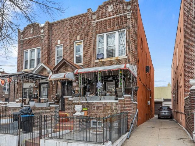 Studio,  0.00 BTH &nbsp;House style home in East Elmhurst