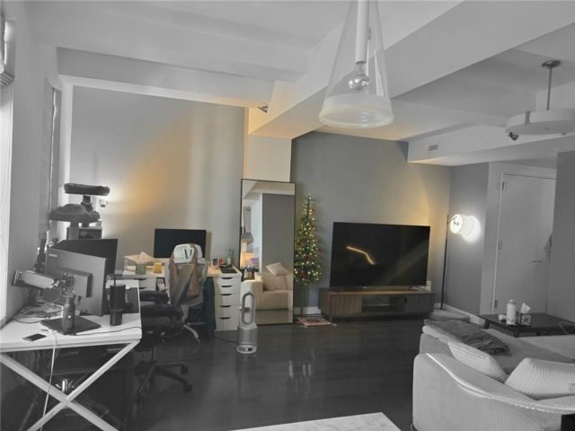 [PHOTO]