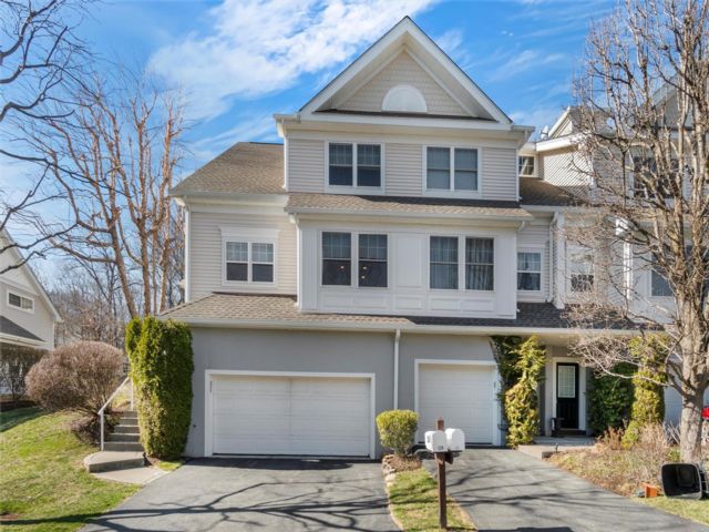  3 BR,  3.00 BTH &nbsp;Condo style home in Peekskill