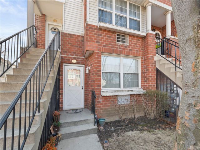  3 BR,  2.00 BTH &nbsp;Condo style home in Cornell